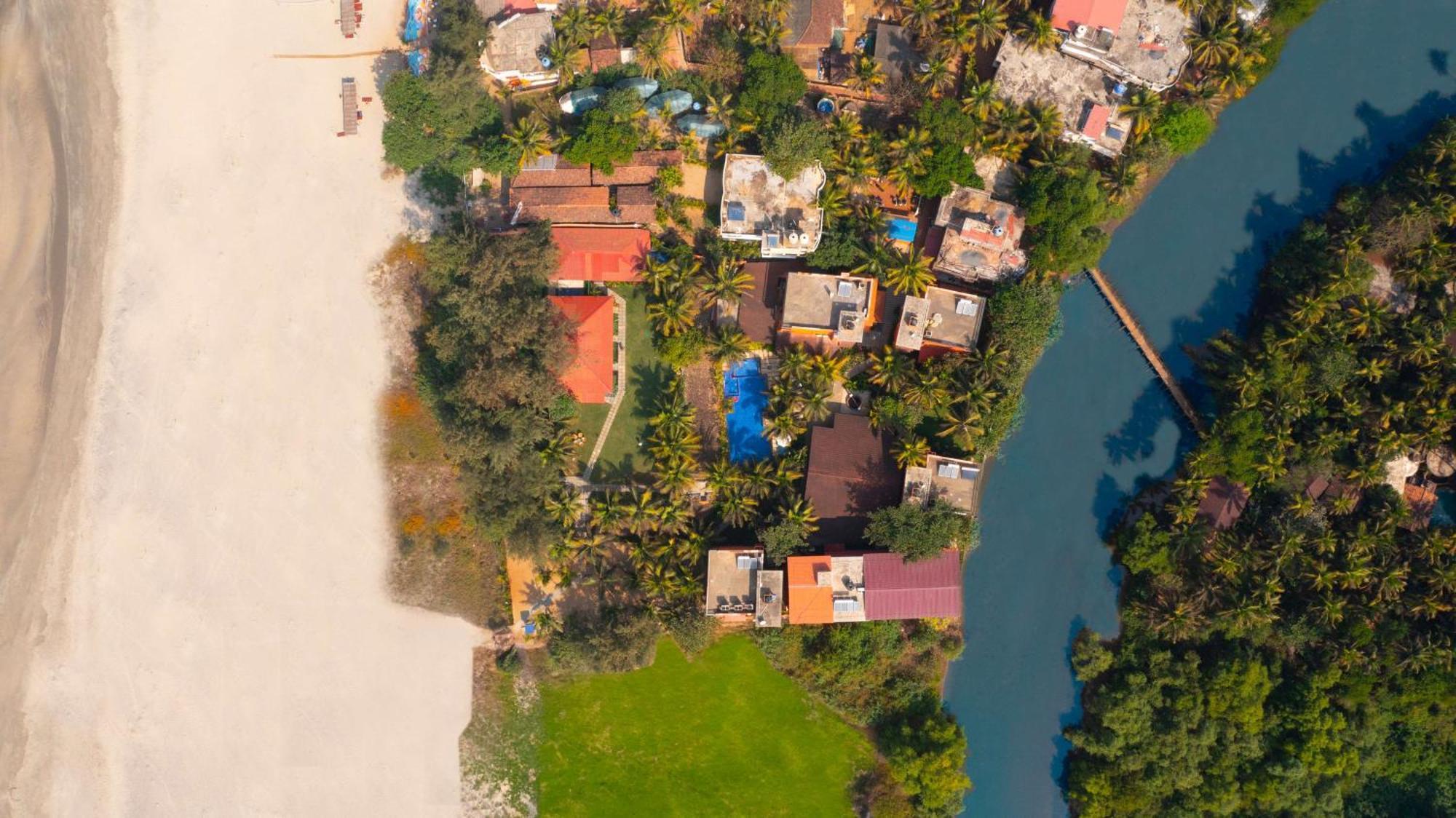 Mandrem Beach Resort, A Member Of Radisson Individuals Retreat Exterior foto