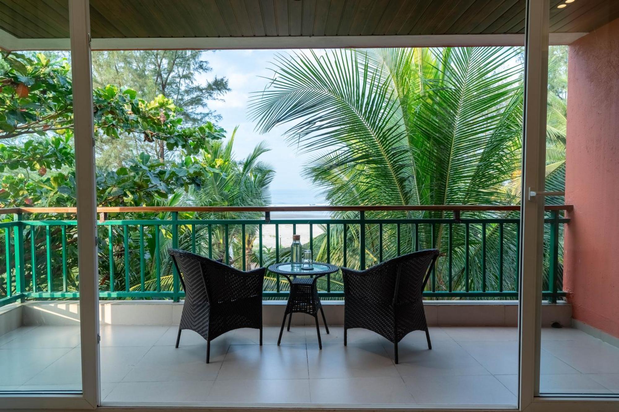 Mandrem Beach Resort, A Member Of Radisson Individuals Retreat Exterior foto